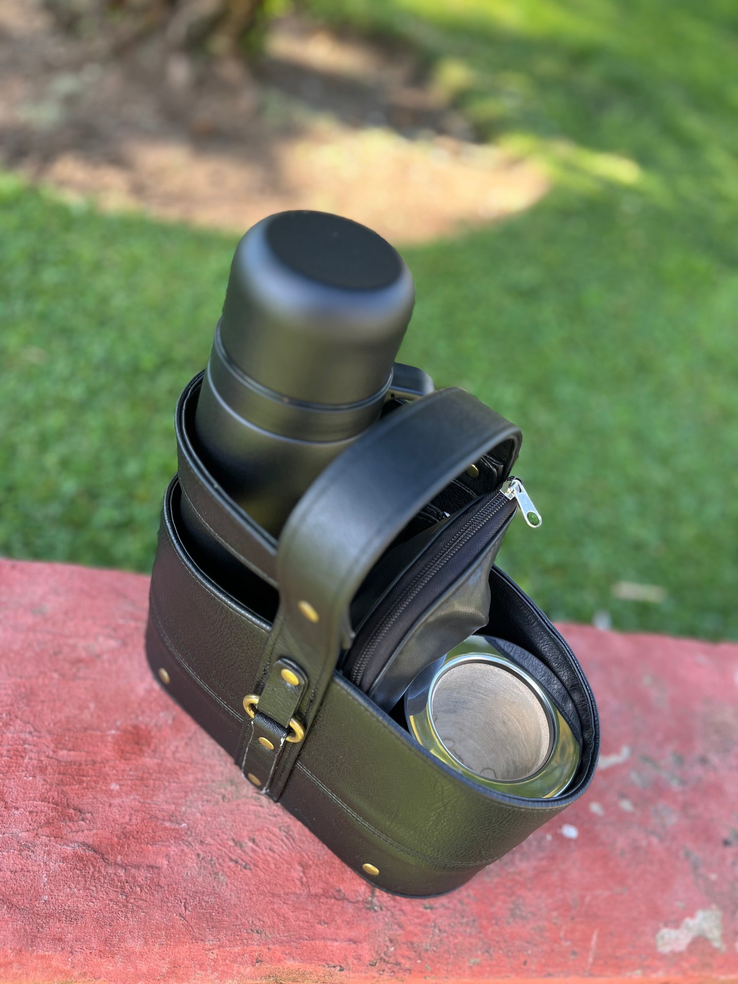 Portamate Doble negro – Elegancia y Funcionalidad para tus Momentos de Mate